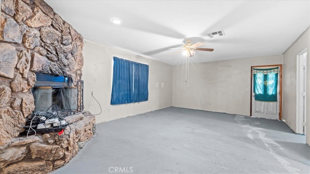 22935 Standing Rock Property Photo 6