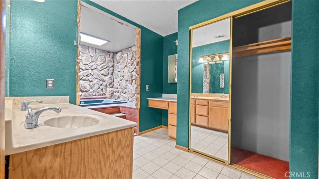 22935 Standing Rock Property Photo 14