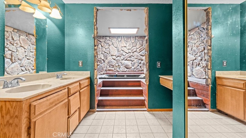 22935 Standing Rock Property Photo 15