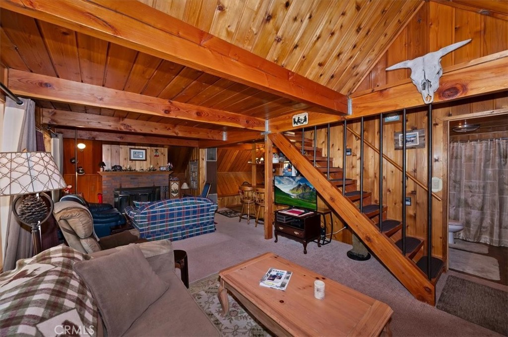 1710 Canyon Crest Property Photo 6