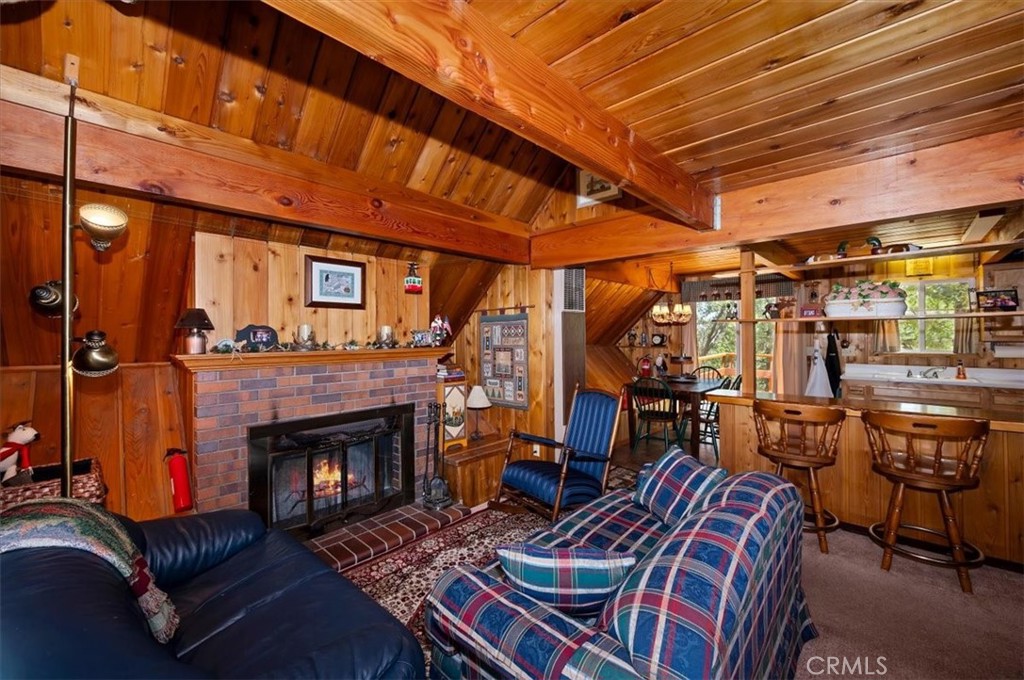 1710 Canyon Crest Property Photo 8