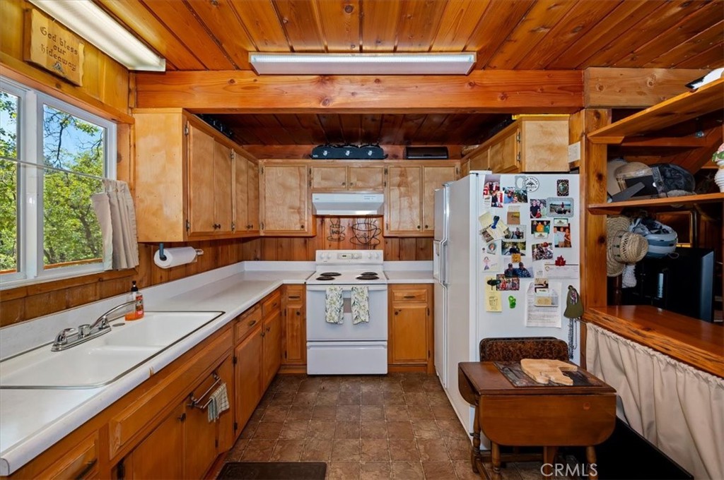 1710 Canyon Crest Property Photo 11