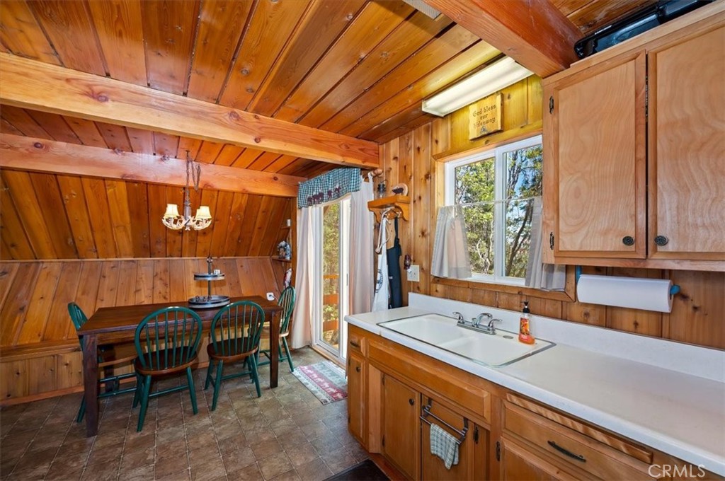 1710 Canyon Crest Property Photo 13