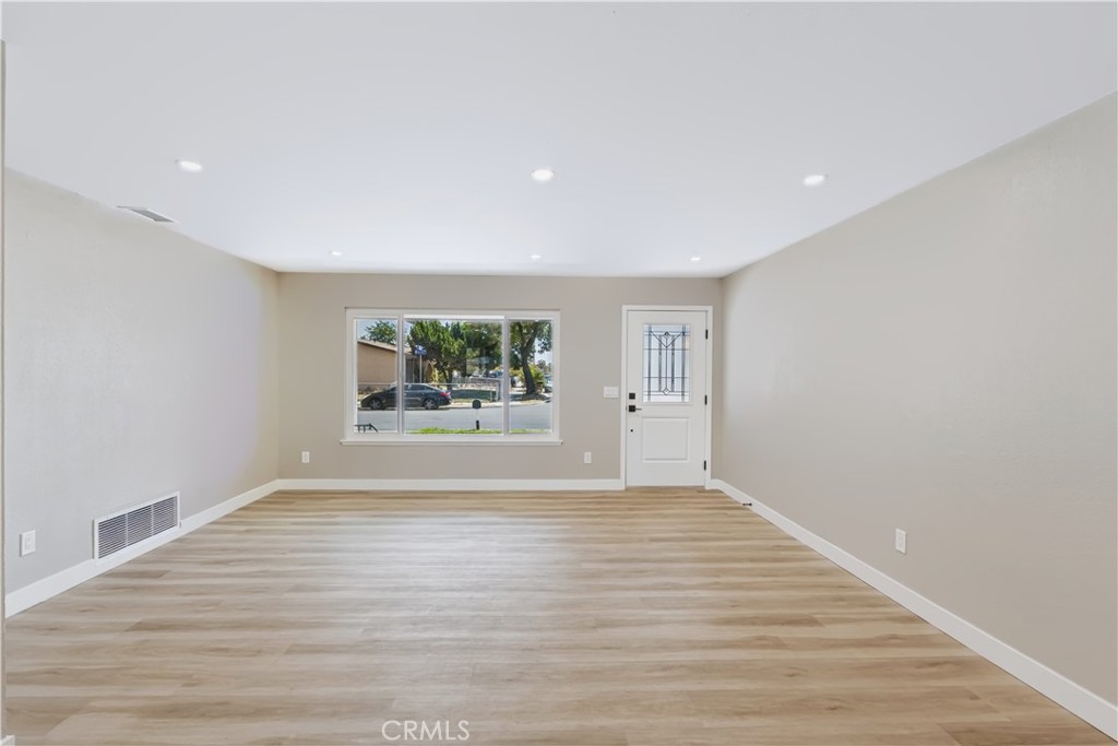 24650 Myrna Property Photo 5