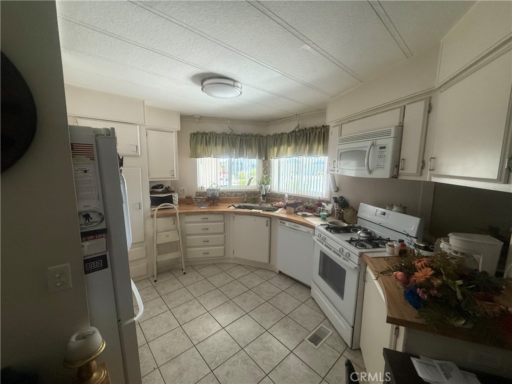 42 Coble Dr Property Photo 12