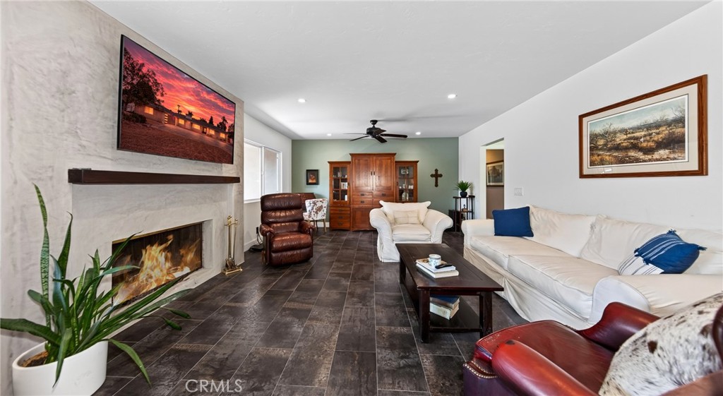 645 Los Altos Property Photo 4