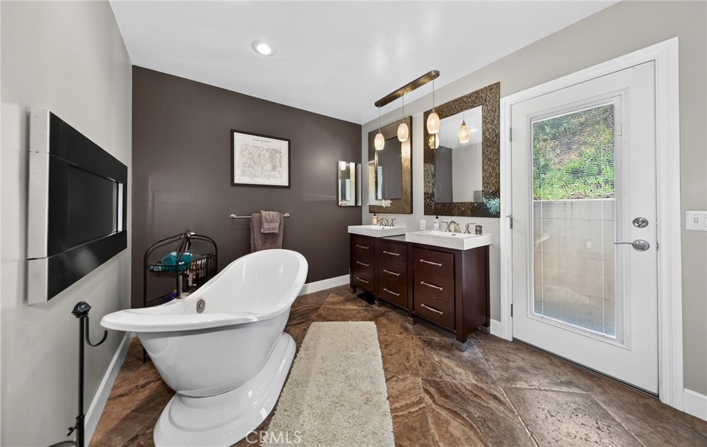 645 Los Altos Property Photo 17