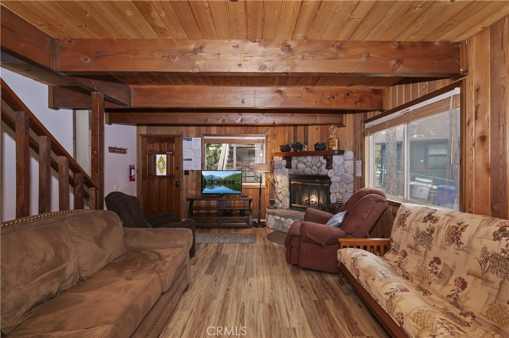 718 Silver Tip Property Photo 9