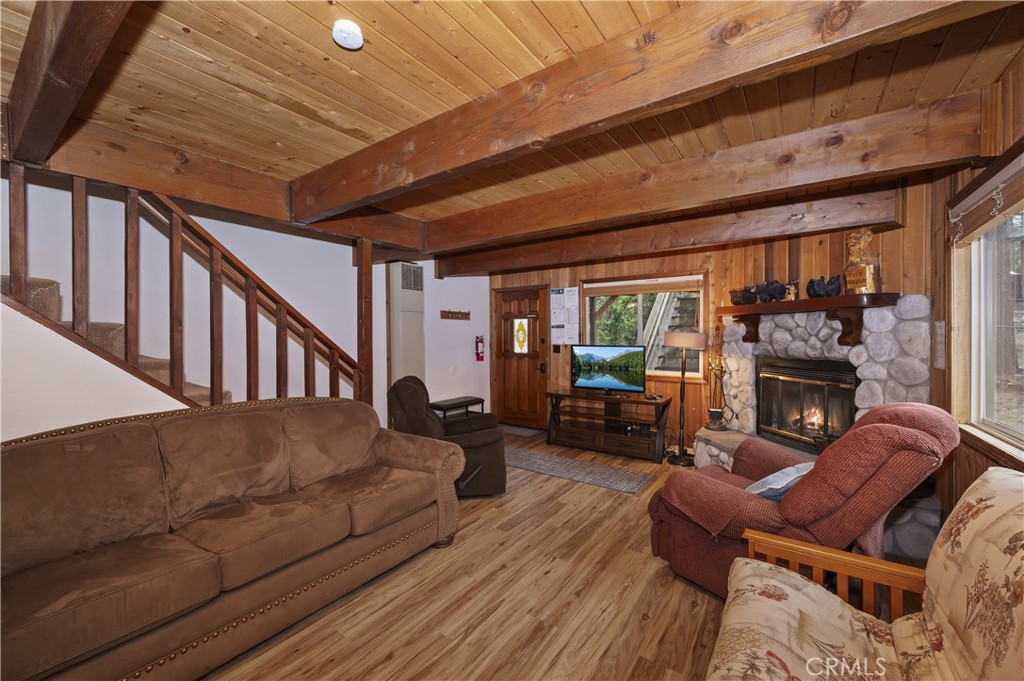 718 Silver Tip Property Photo 10