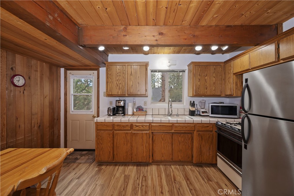 718 Silver Tip Property Photo 12
