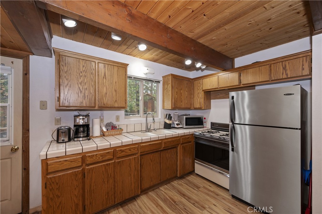 718 Silver Tip Property Photo 13