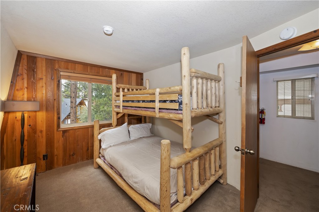 718 Silver Tip Property Photo 22