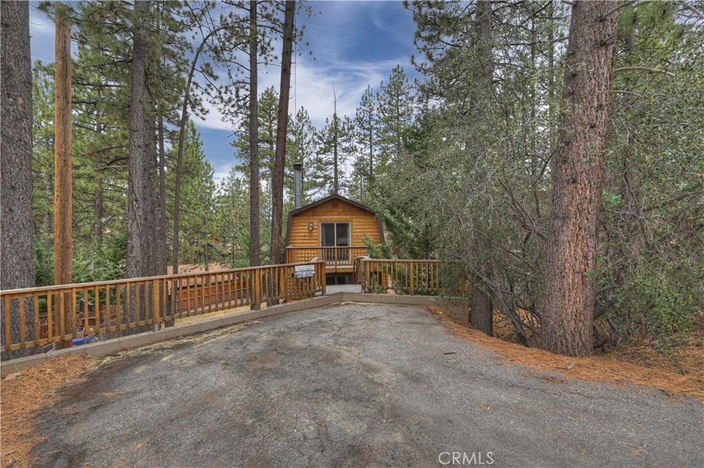 718 Silver Tip Property Photo 33