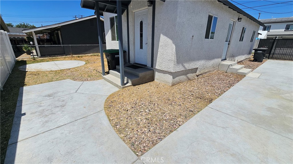 265 1/2 E M Street Property Photo 1
