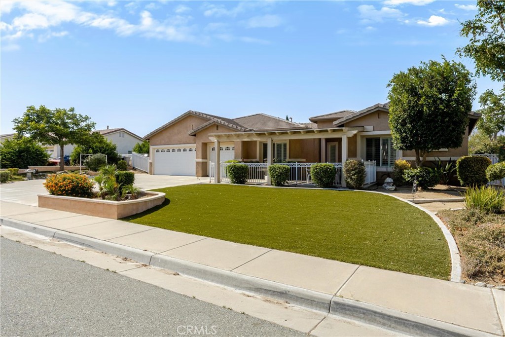 1469 Adam Property Photo 3