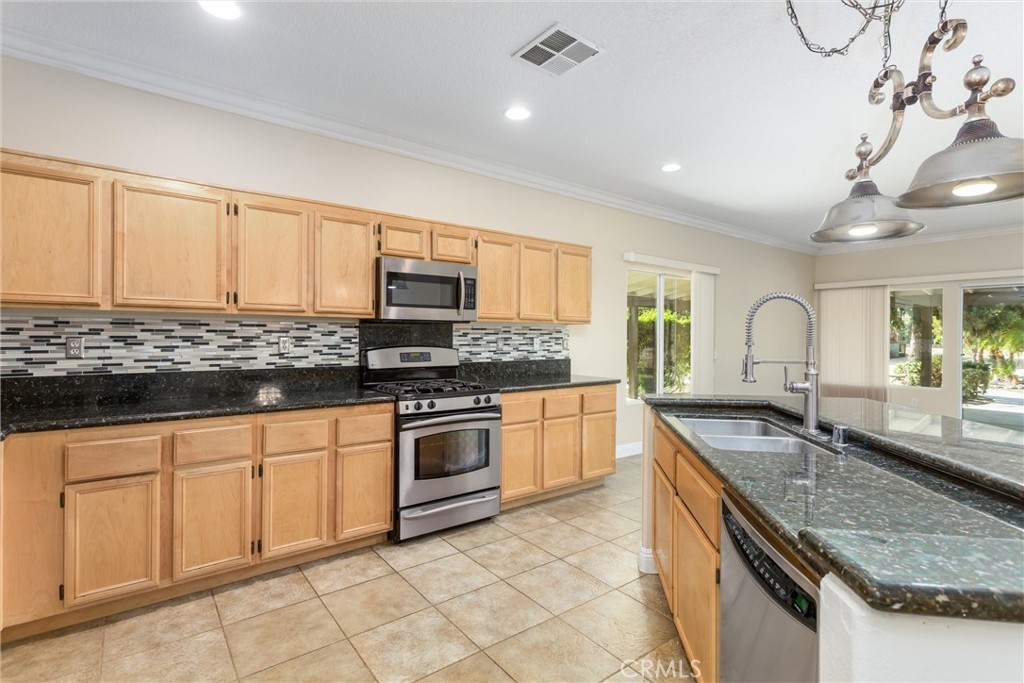 1469 Adam Property Photo 19