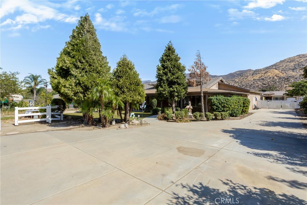 1469 Adam Property Photo 30
