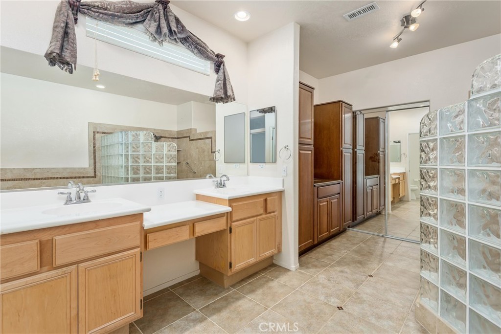 1469 Adam Property Photo 33