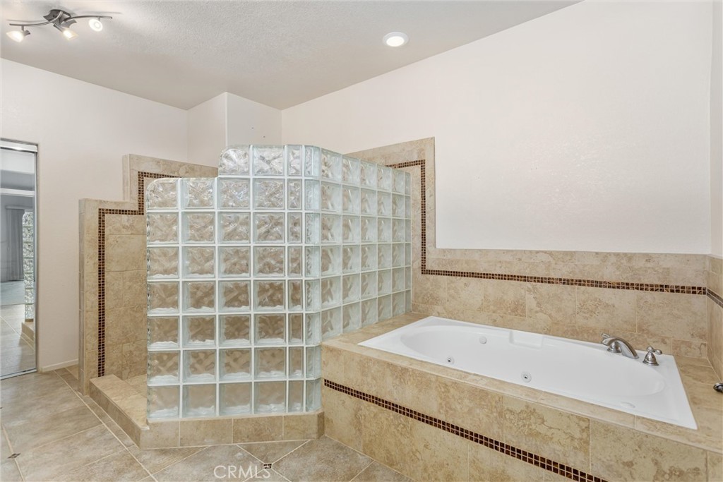 1469 Adam Property Photo 34