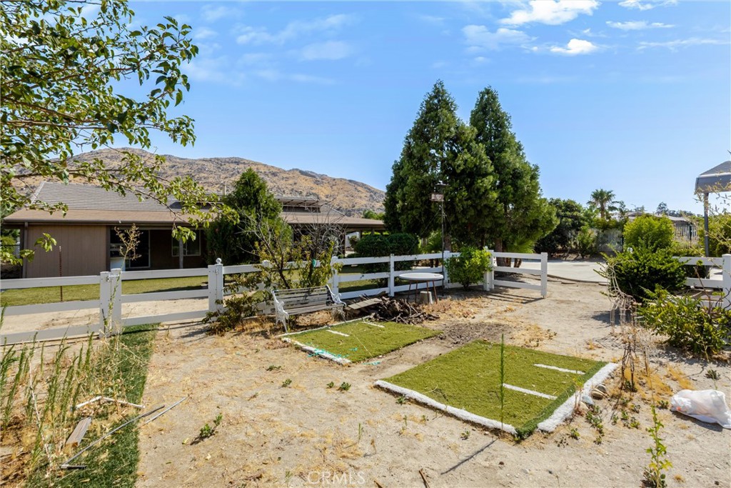 1469 Adam Property Photo 41