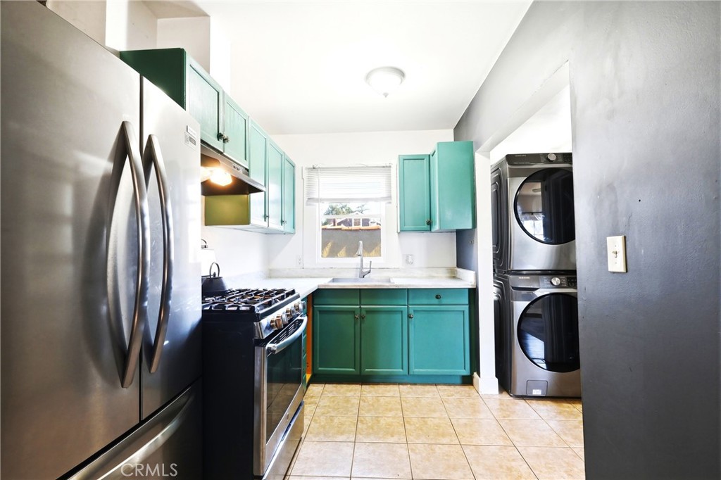 1394 N Raymond Property Photo 9