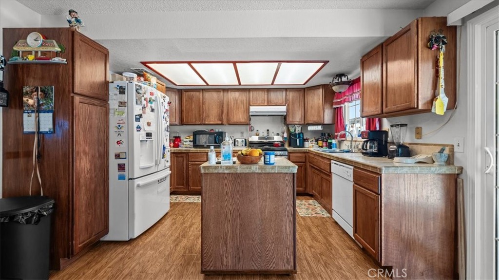 17821 Deodar Property Photo 10