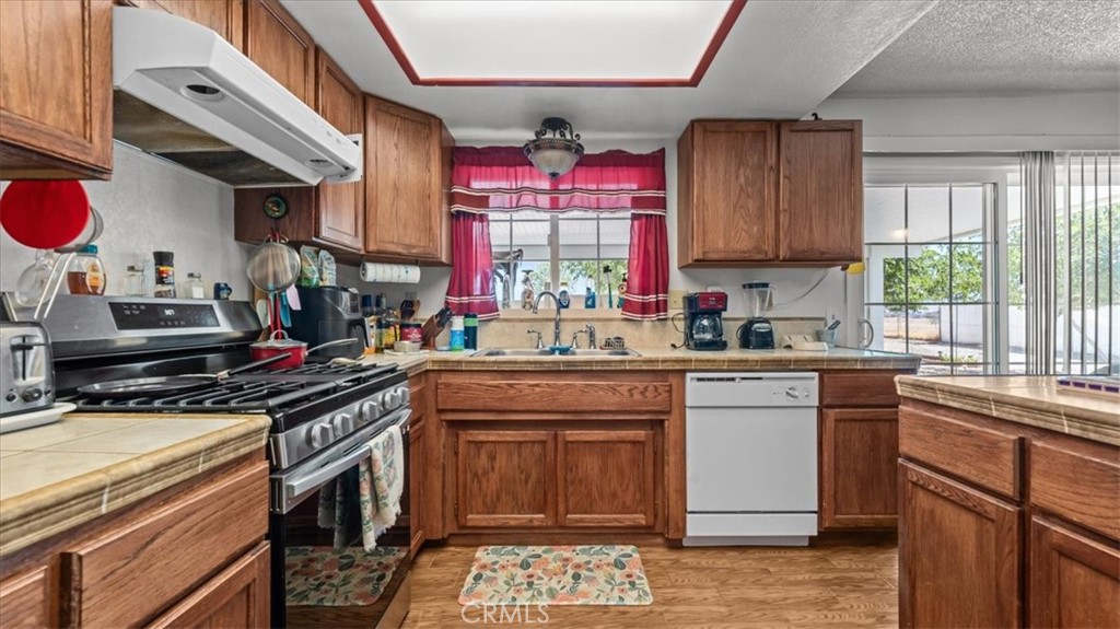 17821 Deodar Property Photo 12