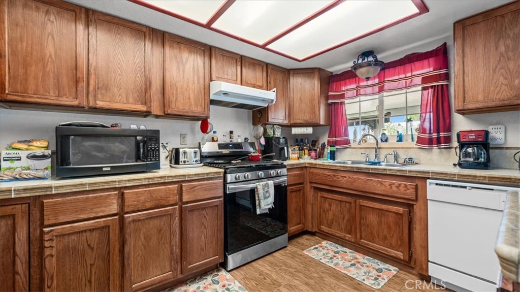 17821 Deodar Property Photo 13