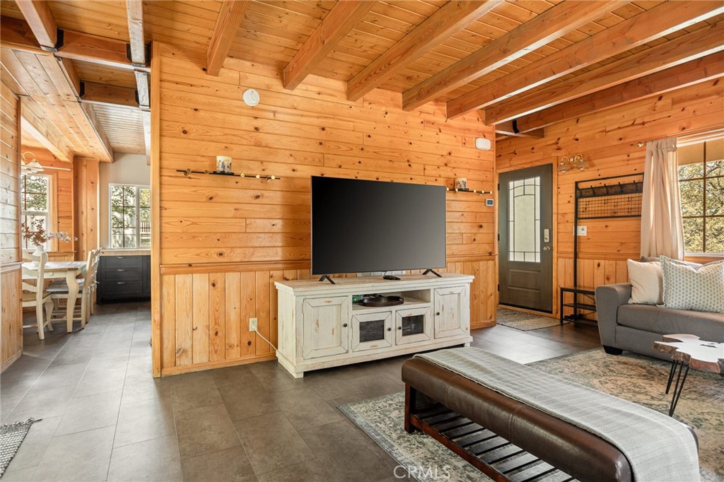 24071 Fern Glen Property Photo 6