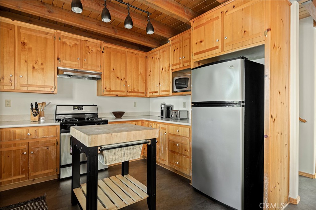 24071 Fern Glen Property Photo 9