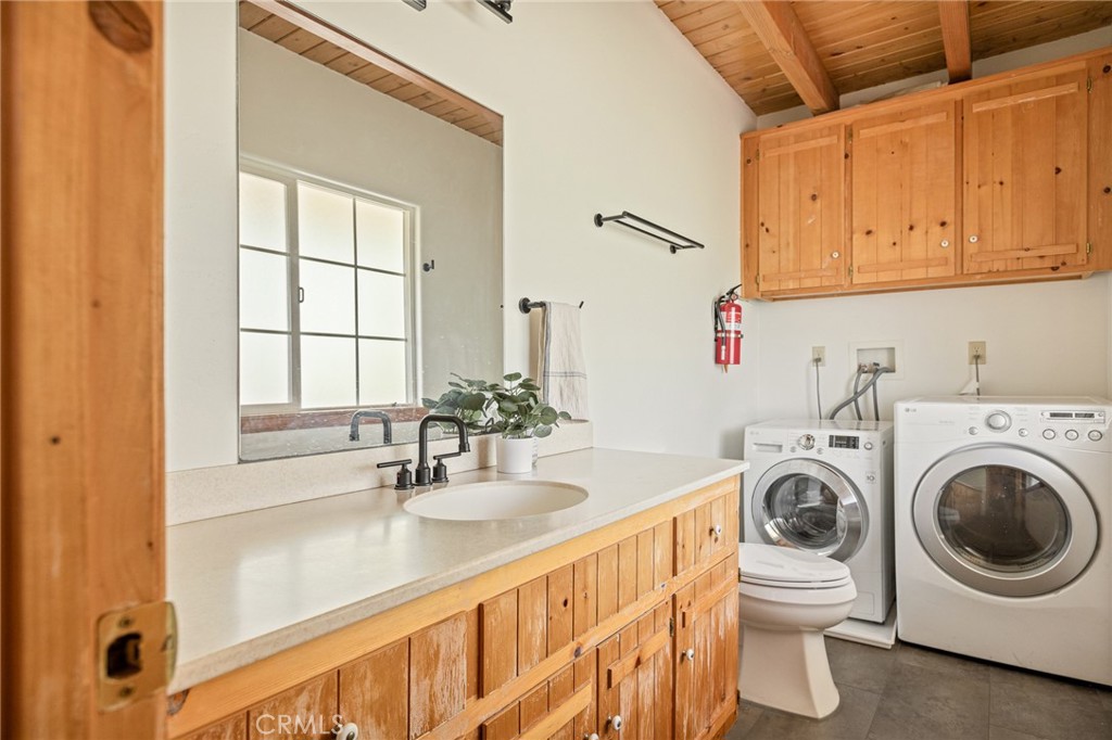 24071 Fern Glen Property Photo 12
