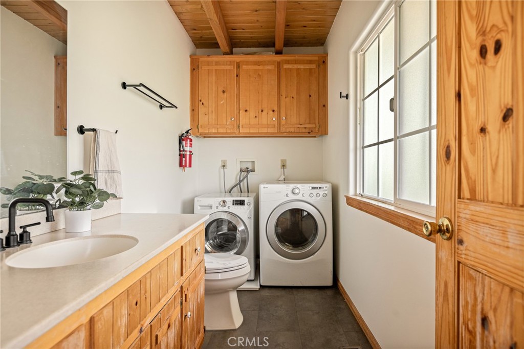 24071 Fern Glen Property Photo 13