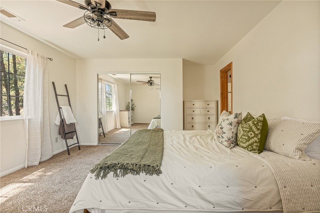 24071 Fern Glen Property Photo 20