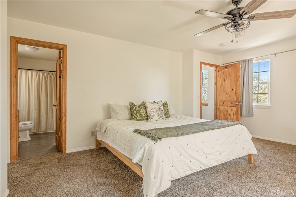 24071 Fern Glen Property Photo 22