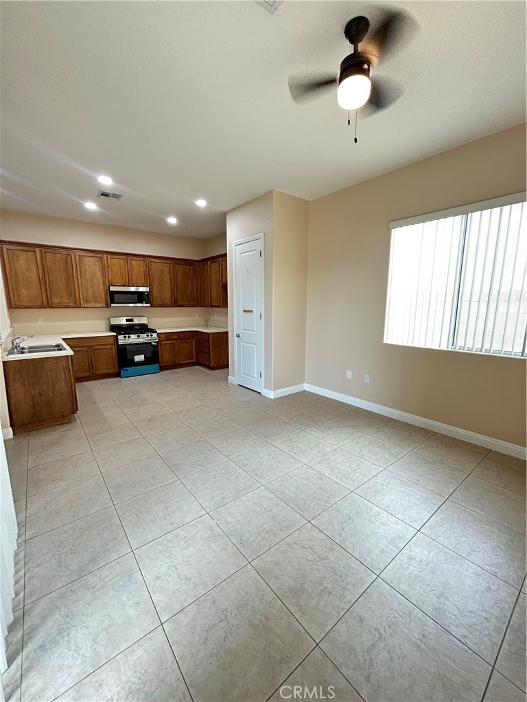 12738 Calle Amapola Property Photo 7
