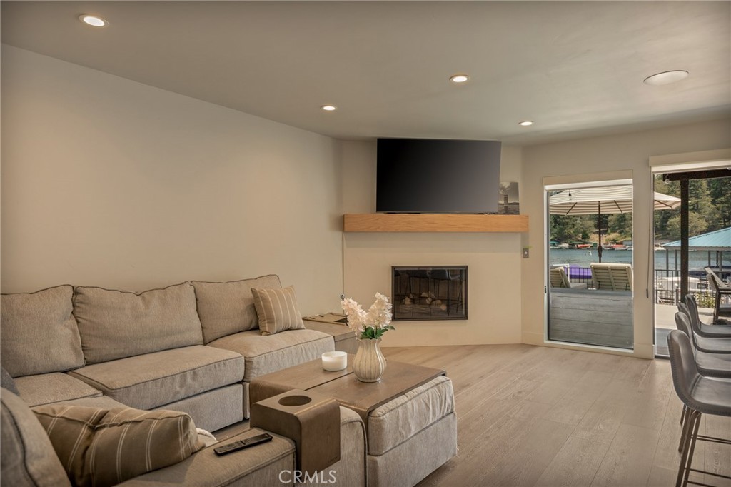 180 Ca-173 41 Property Photo 9