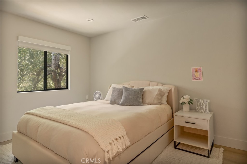 180 Ca-173 41 Property Photo 26