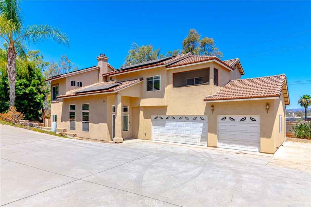 200 N Upas Street Property Photo 2
