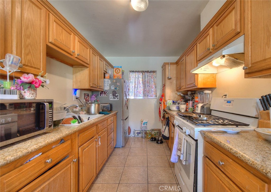 12413 Breezewood Drive Property Photo 24