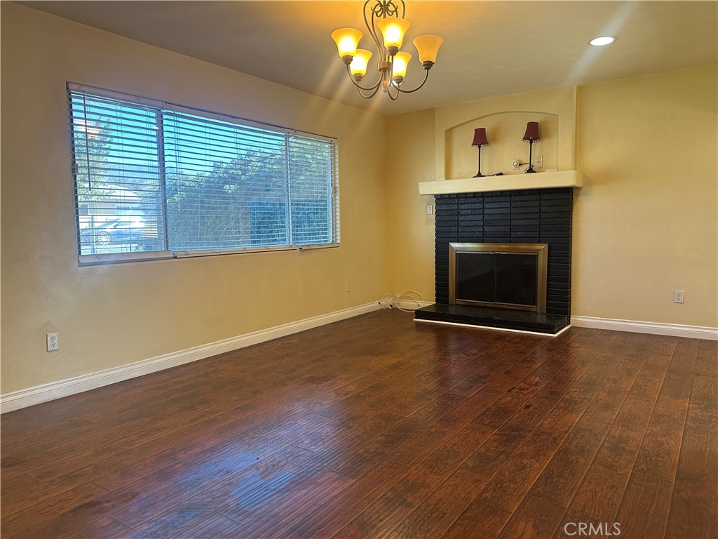 2174 W Lincoln Property Photo 6
