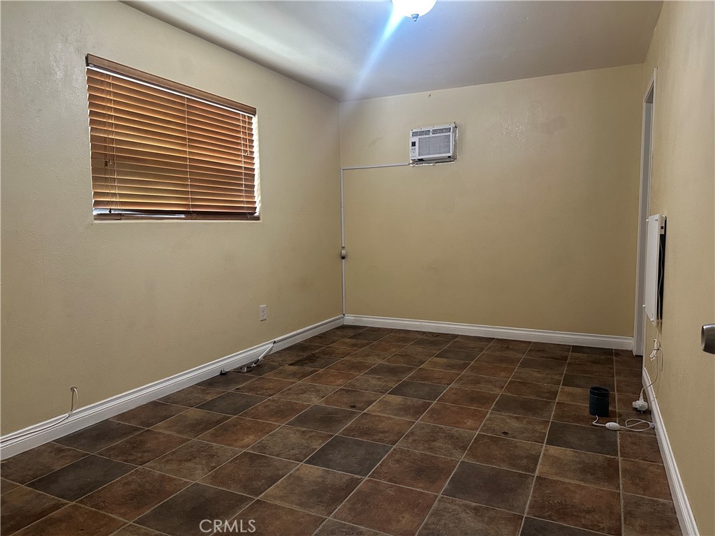 2174 W Lincoln Property Photo 19