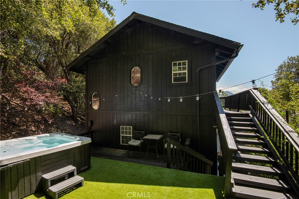 23594 Hillside Property Photo 3