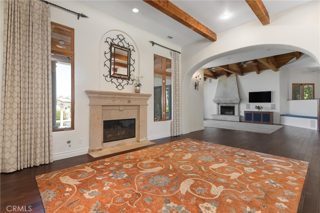 530 W Sunset Property Photo 7