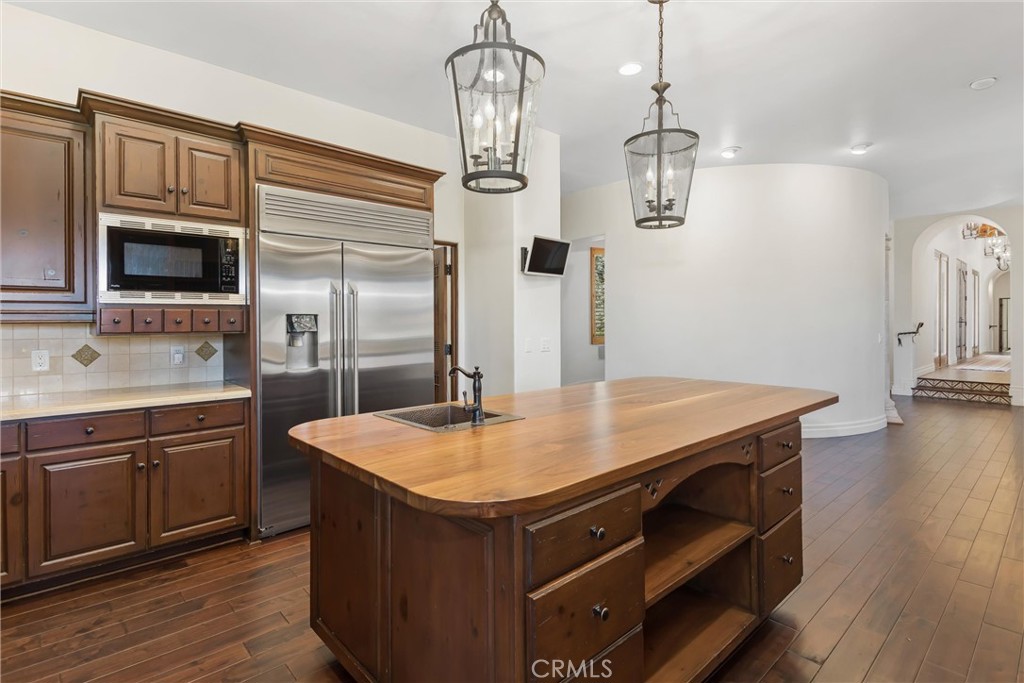530 W Sunset Property Photo 17