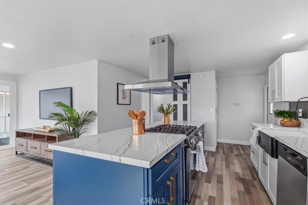 9080 Bloomfield Avenue 201 Property Photo 6