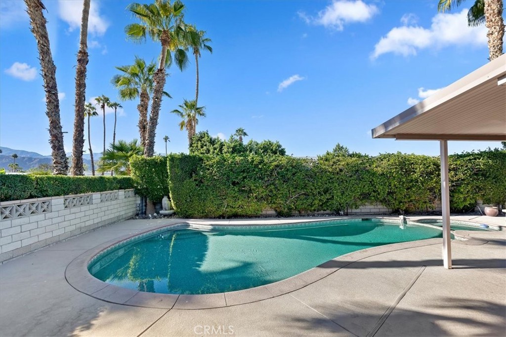 73182 Palm Greens Property Photo 1
