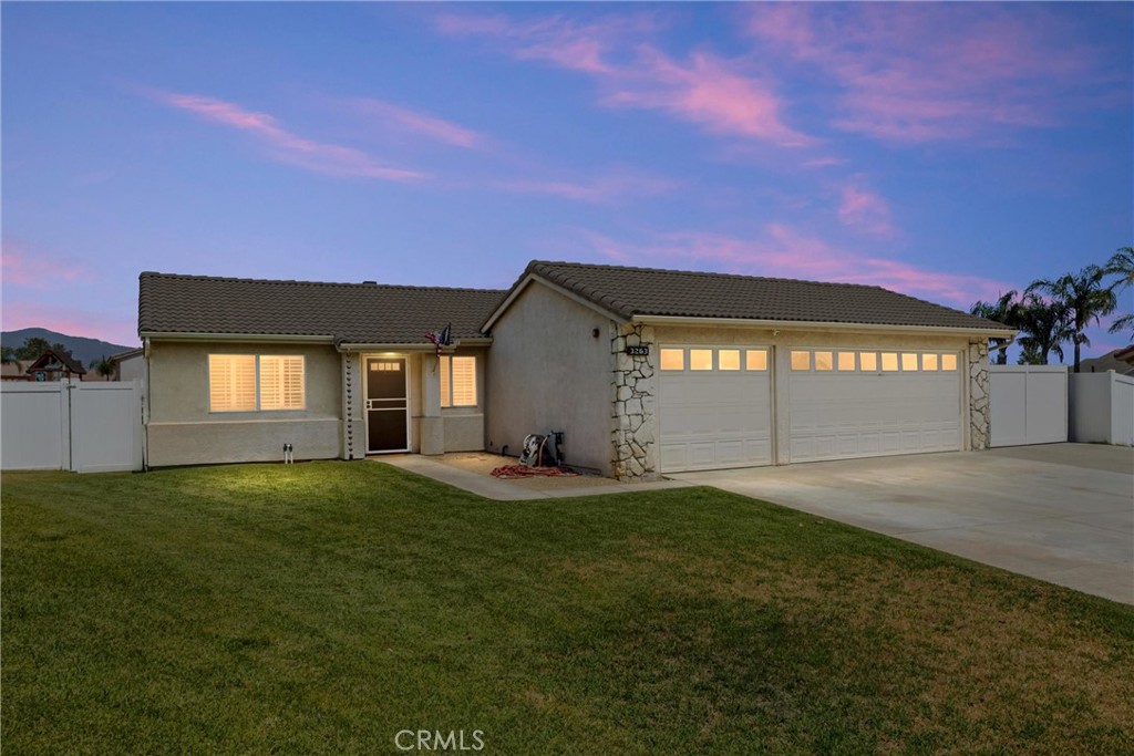 3263 Verbena Property Photo 1