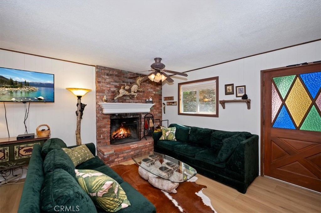 515 View Property Photo 3