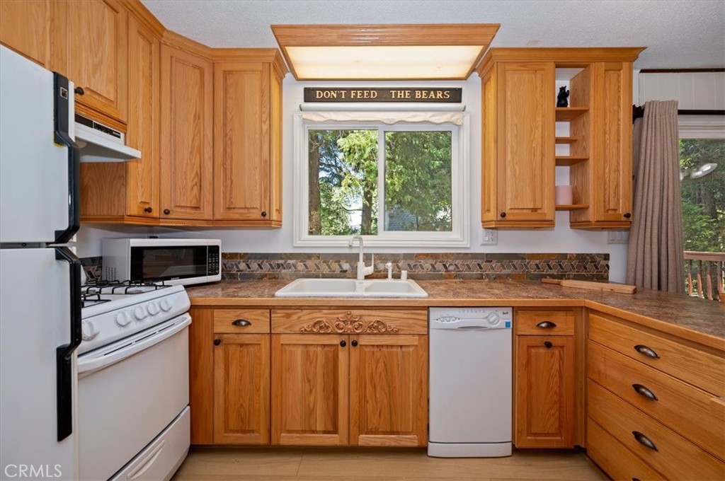 515 View Property Photo 9