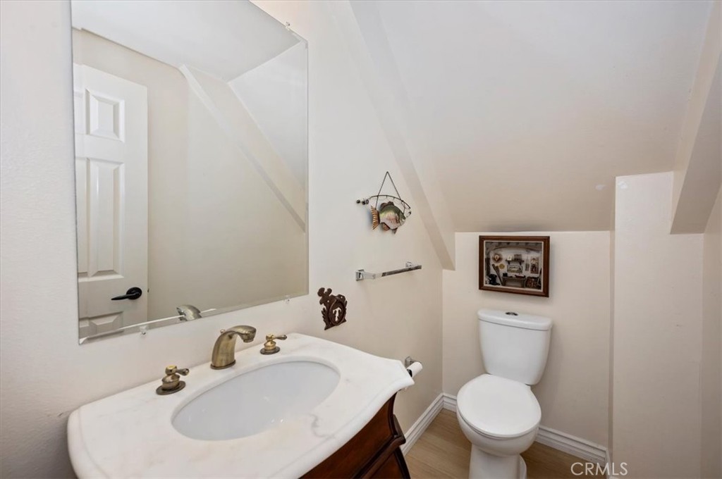 515 View Property Photo 24
